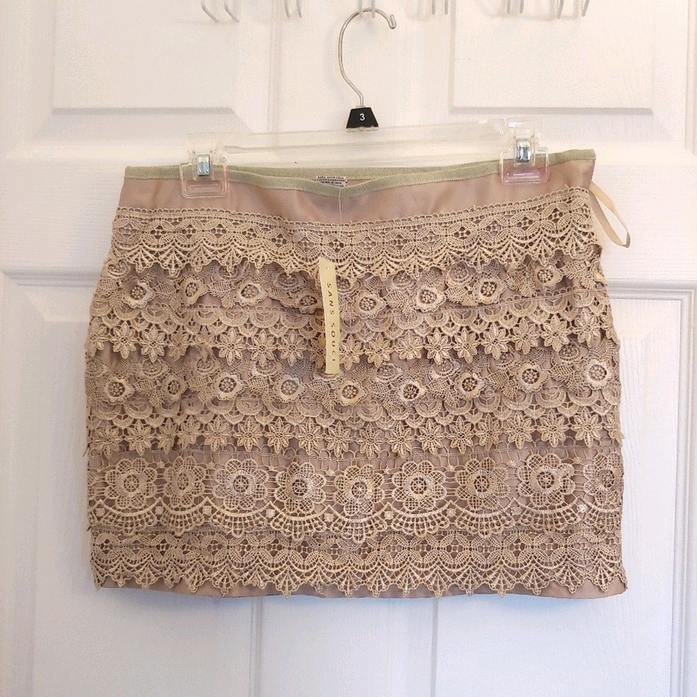 NWT Lace mini skirt